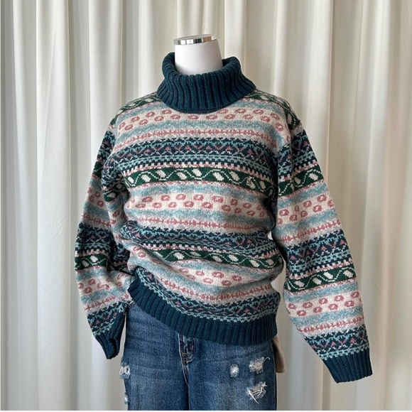 North Pole Sweaters - Vintage North Pole Wool Blend Fair Isle Turtleneck Sweater size Large.